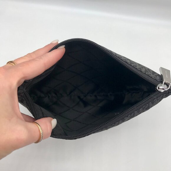 Michael Kors Black Signature Monogram Logo Jet Set Travel Pouch - Picture 11 of 11
